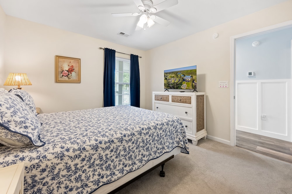 65d Isle Awhile 3 Bedroom Condo