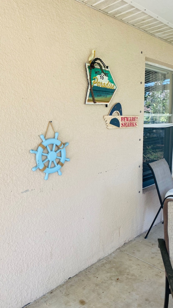 Near Beach-3br-sleeps6-patio-garden-parking-ac