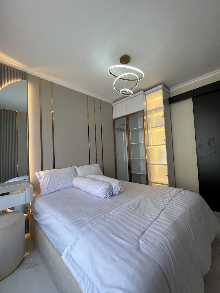 Arrayyan Executive Village Complex Batu