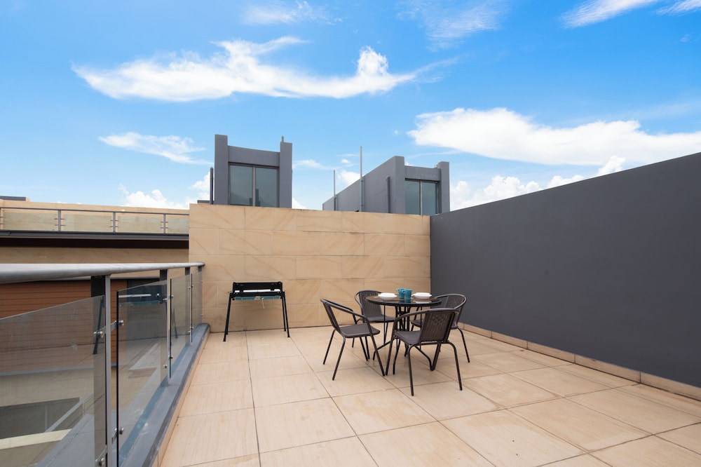 Forest City Golf Villa by A & Home Party