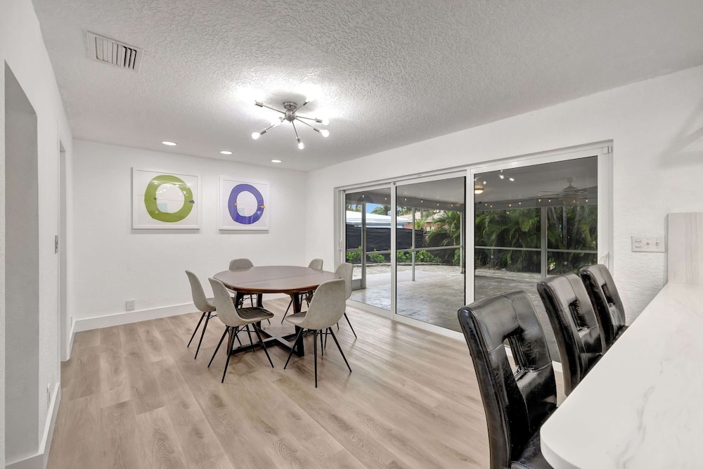 Waterfront Paradise Chic 3 BDR