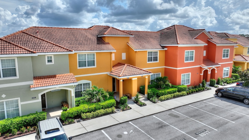 Sunny Paradise Retreat At Paradise Palms By Shine Villas 4 Bedroom Townhouse
