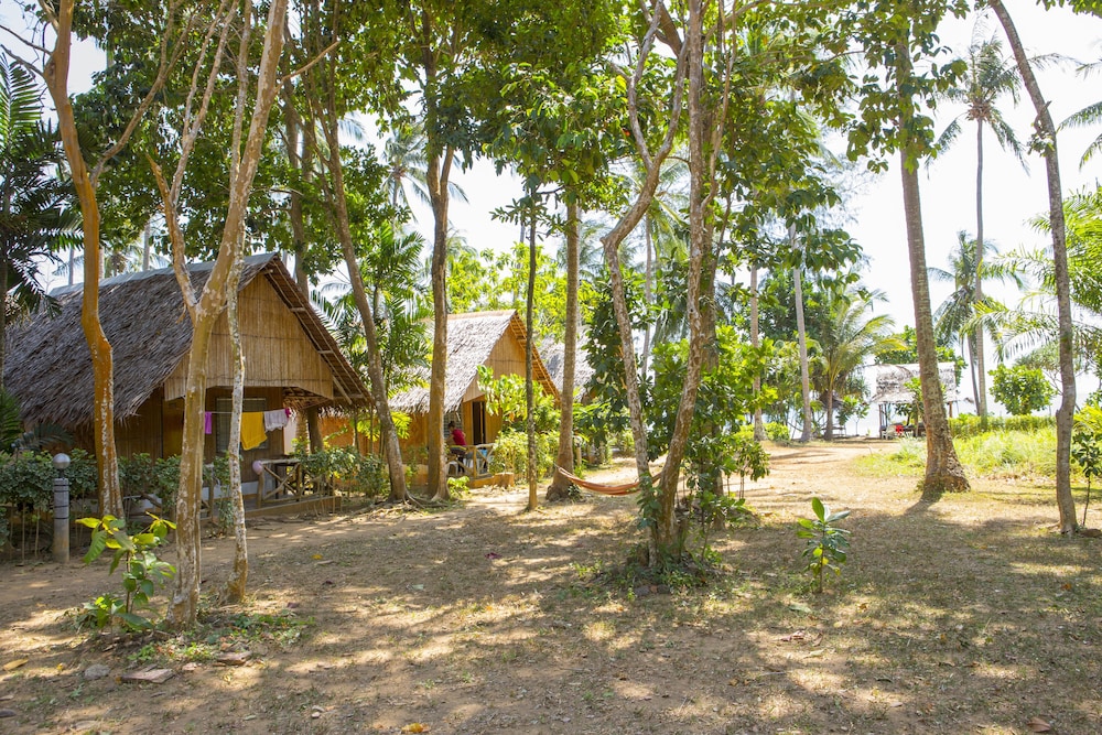 Lanta Coral Beach Resort