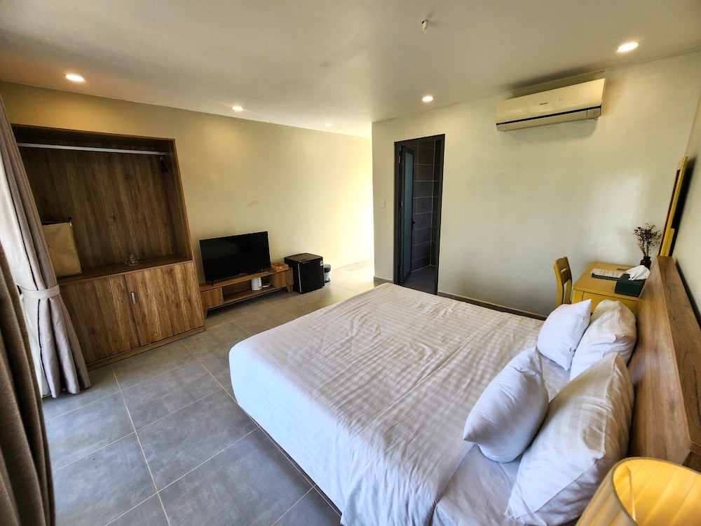 Sunny Shore Resort