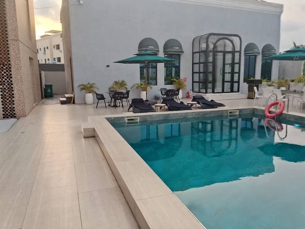 Sujimoto Residences Precious