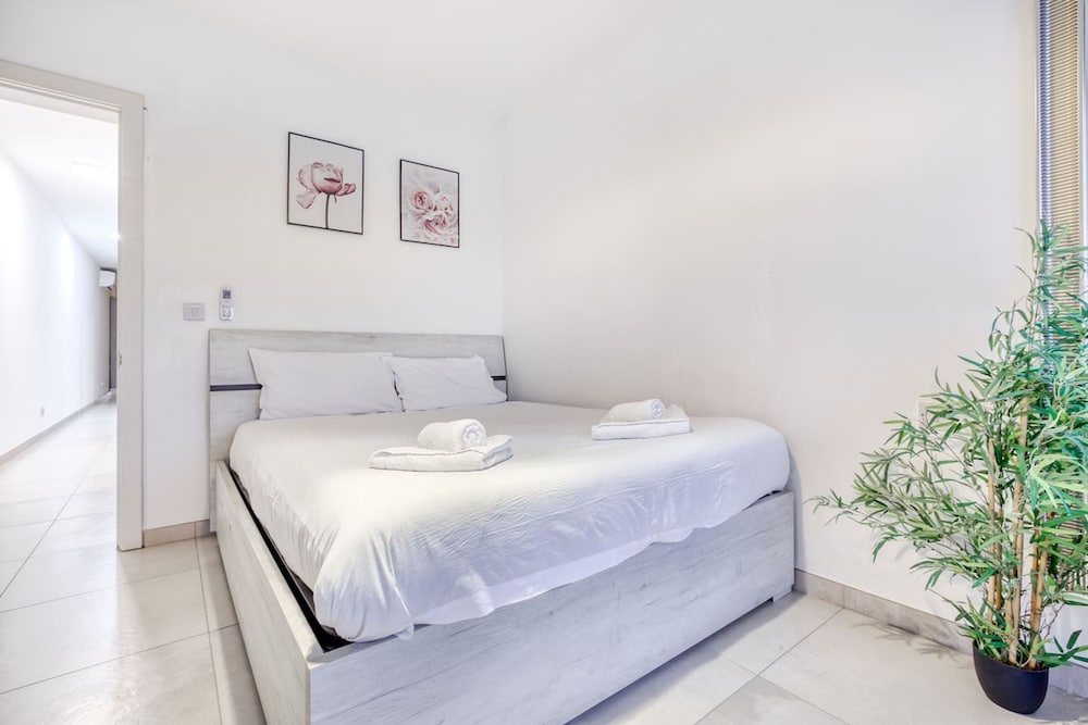 Central Msida Modern Bright Comfortable