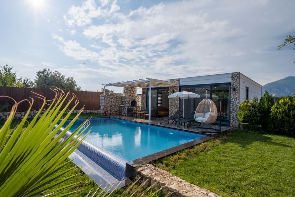 Exclusive Sheltered Villas