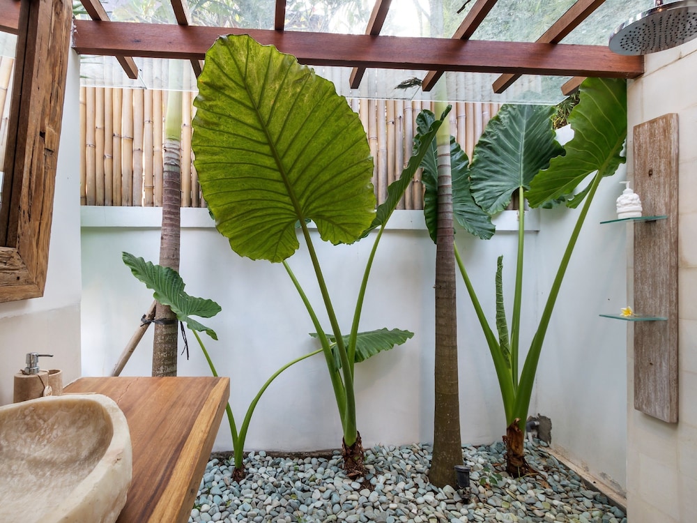 Villa Waterlily by Villa Finder