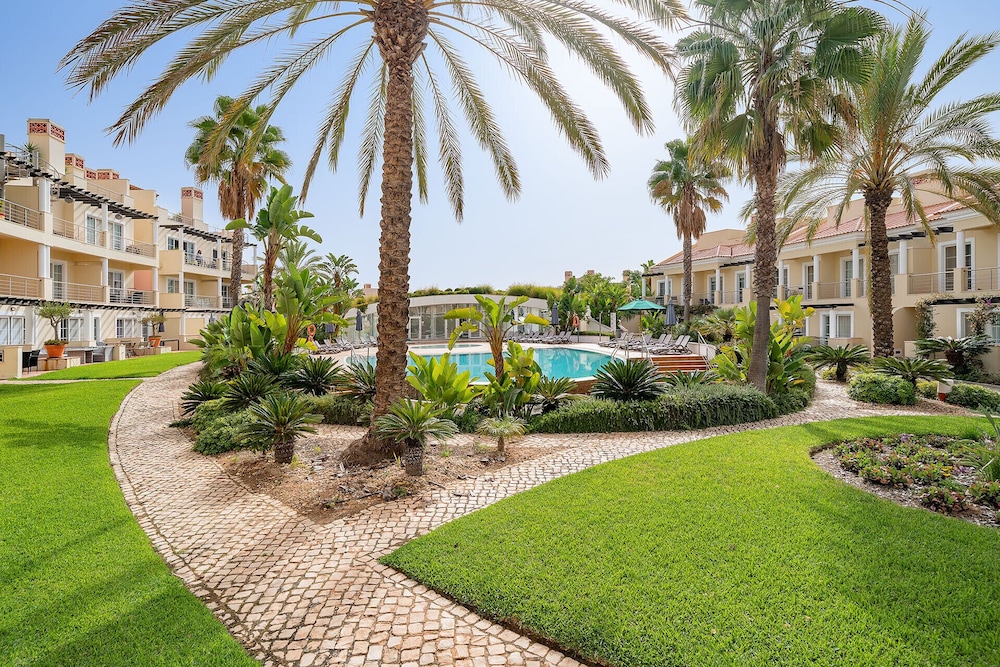 Vilamoura Garden Apartment by Homing