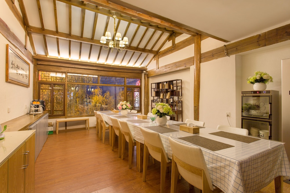 Hua Zhu Fansu Yunju Homestay