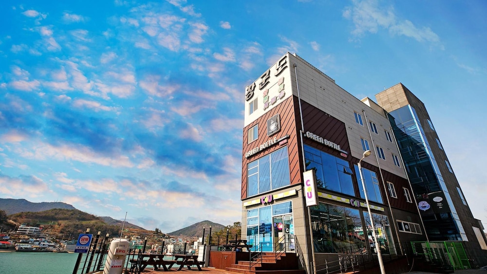 Yeosu Janggun Island Pension