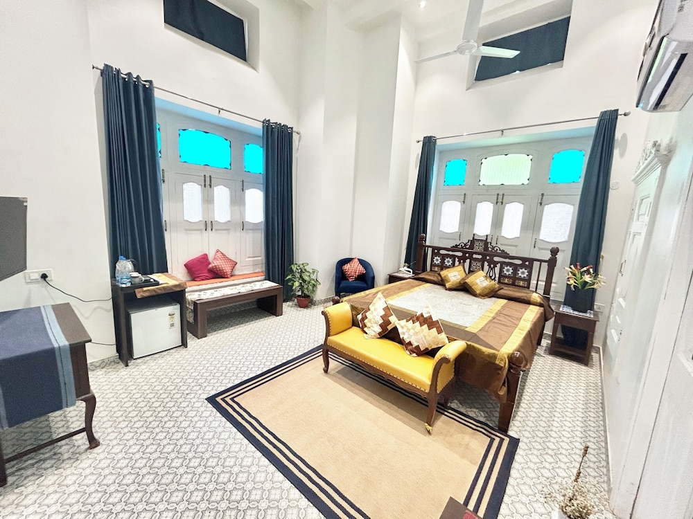 Grand Villa
