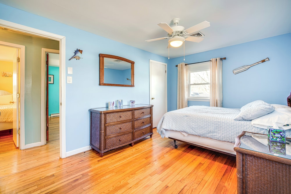 8 Blocks to Beach: Bbq-ready North Cape May Home!