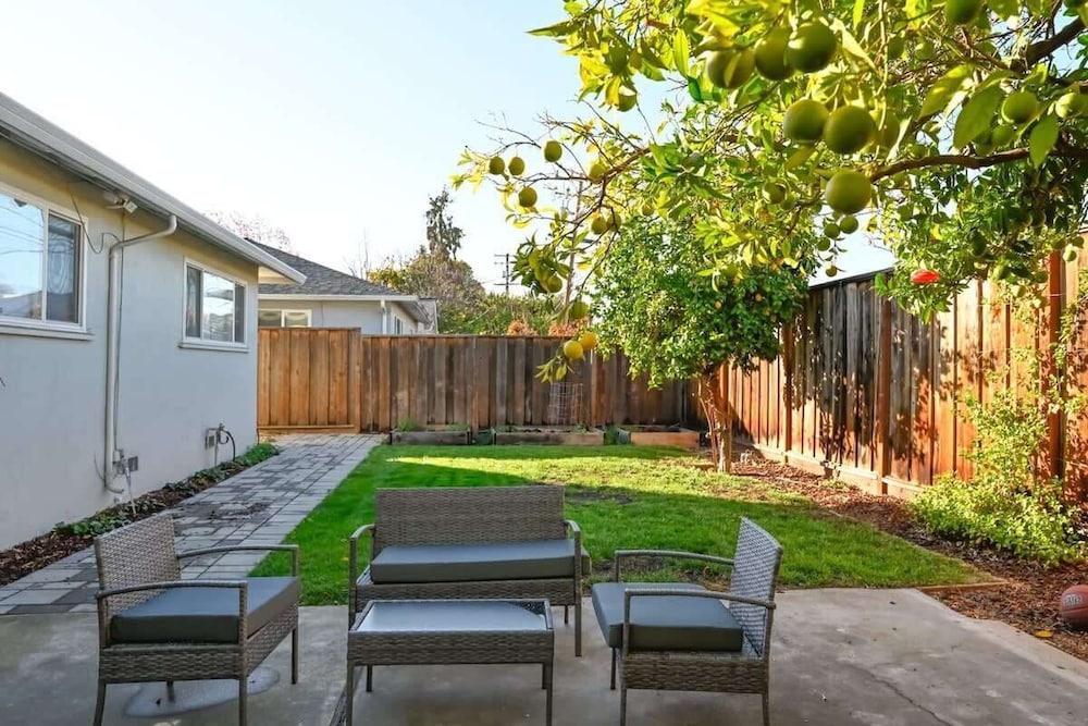 @ Marbella Lane - Exquisite Home 3BR