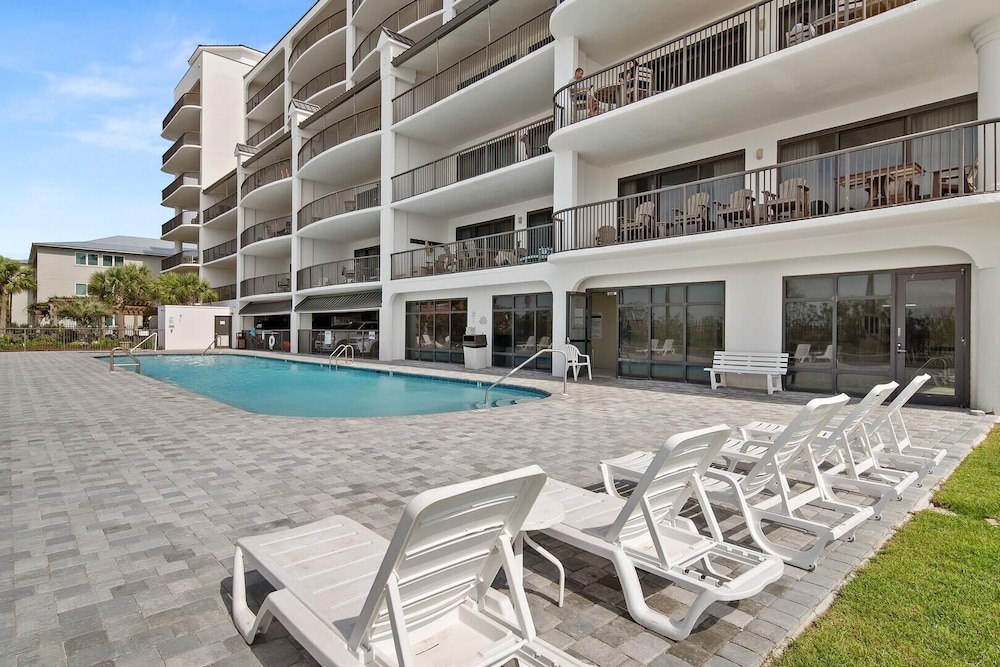 Grand Pointe 602