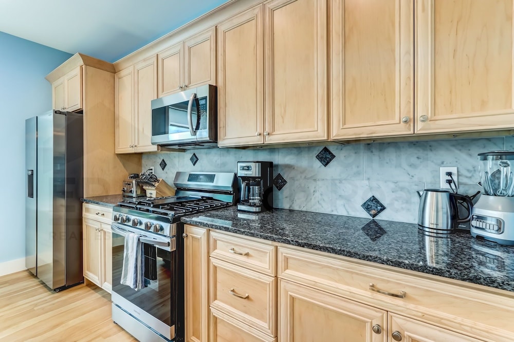 Fernandina Beach Vacations - 391 S Fletcher Ave C 3 Bedroom Townhouse by RedAwning - Property Image 6