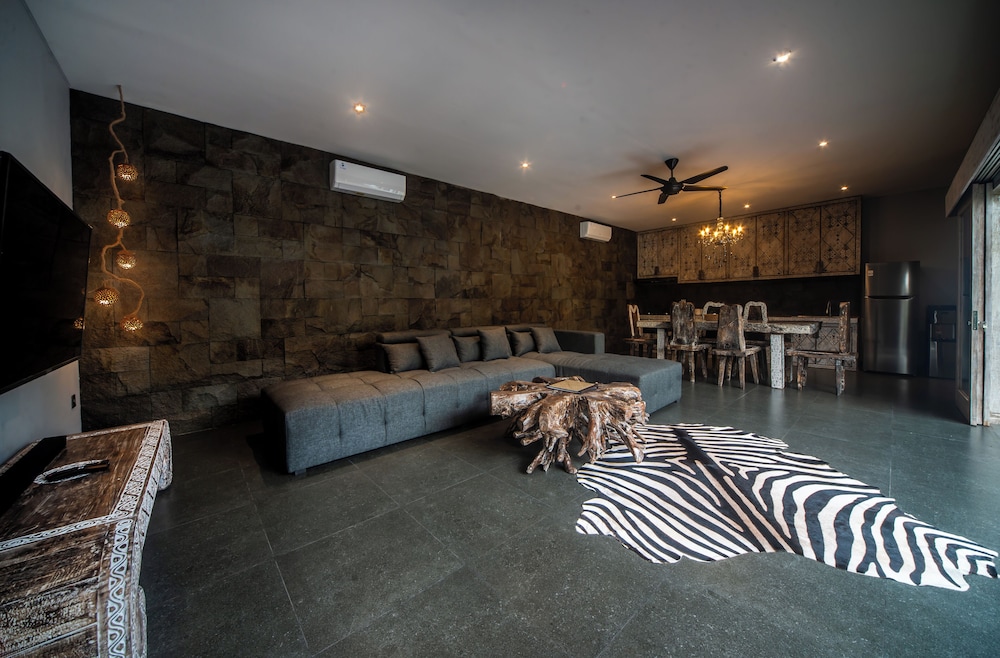 Luxury-Sang Villa-Central Sanur