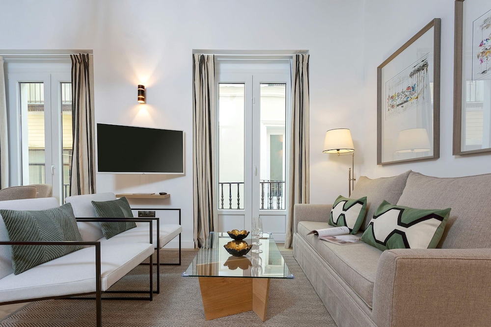 Bright Apartment in Sevilla Teodosio II