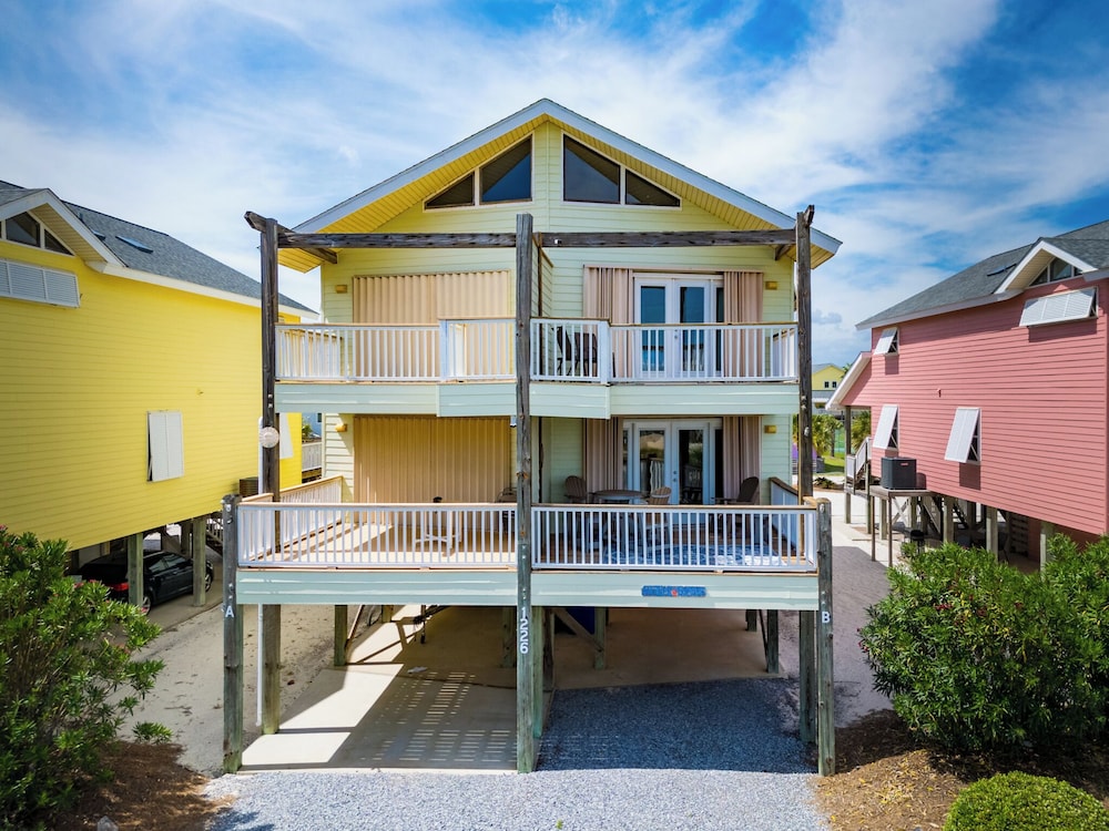 Salty Dog by Southern Vacation Rentals
