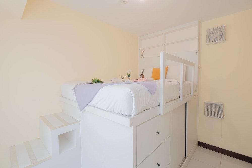 Homey 2Br Apartment At Cinere Resort Near Cinere Mall