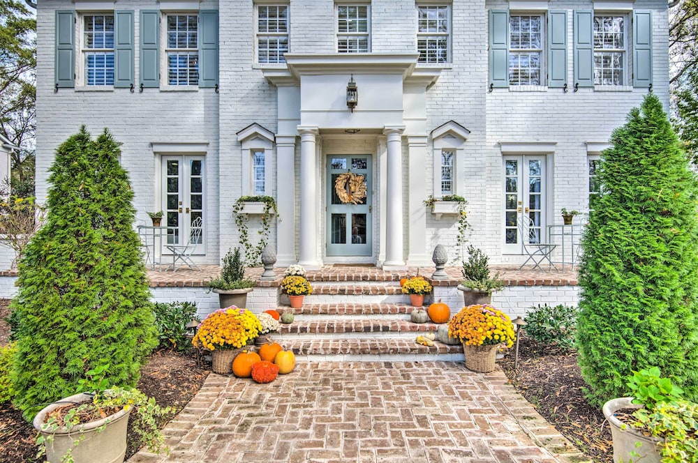 Stunning Charlotte Home: Private Pool! view 3