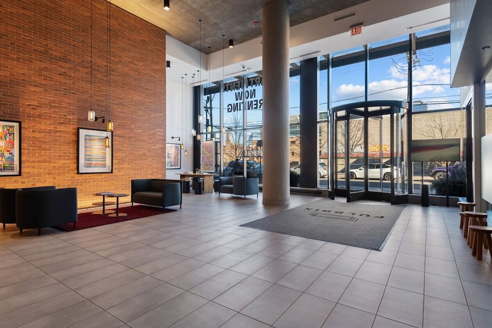 Cloud9 2x1 Apartments Fulton Market The Pop