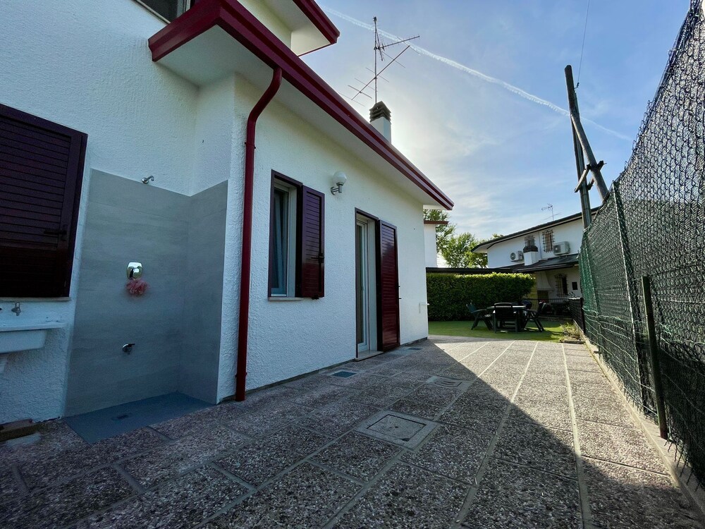 Spacious Villa on two Floors With Corner Garden