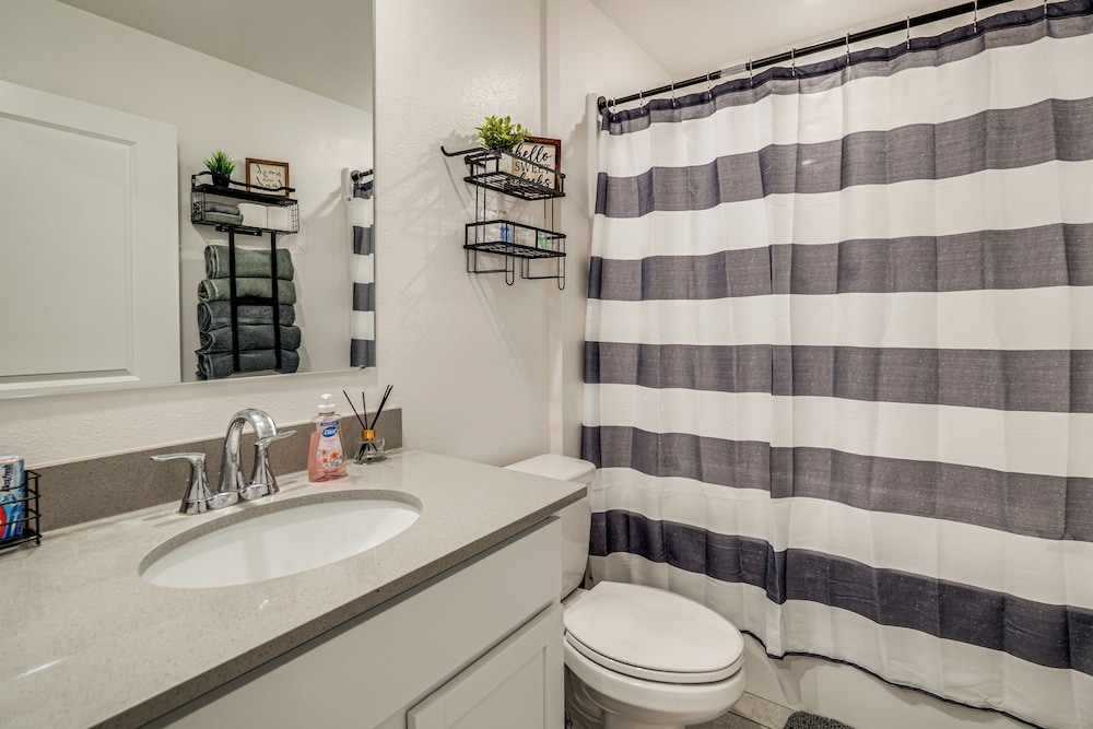 Tranquil Getaway w/ Spacious Yard in Brooksville!