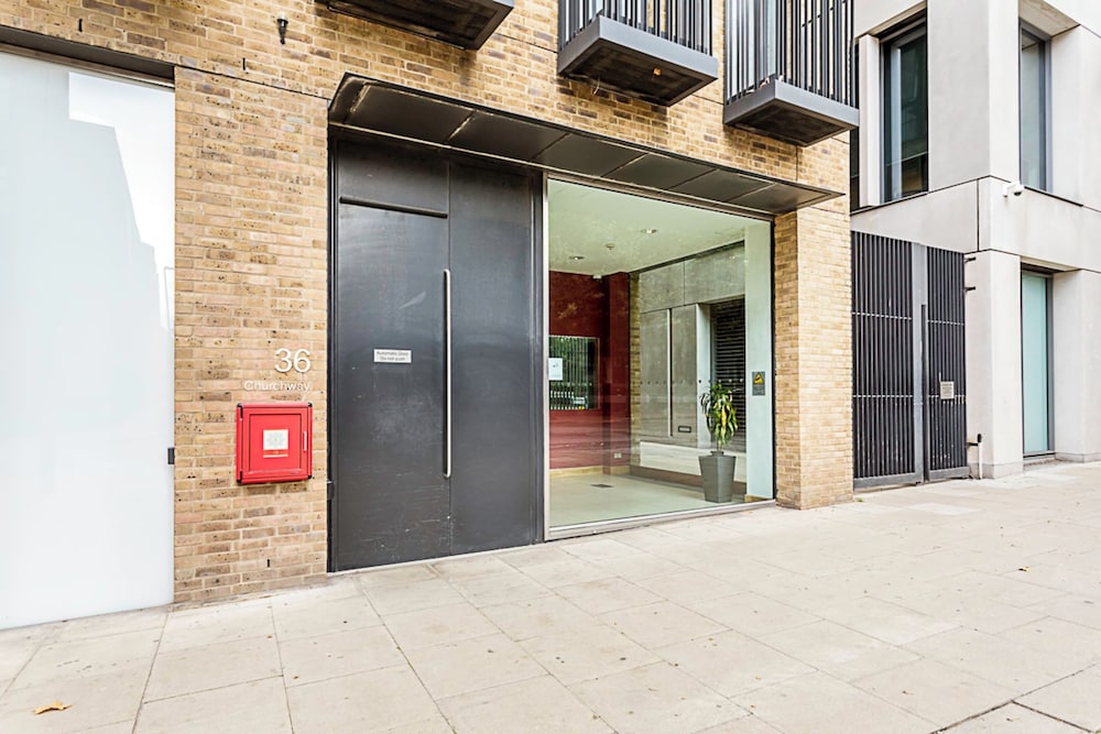 Convenient Euston London Apartment