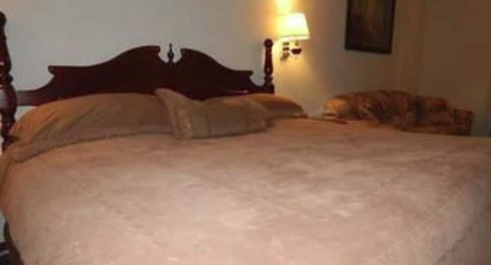 Eagle Pass Vacations - Autel Rio Inn Luxury Inns - Property Image 3