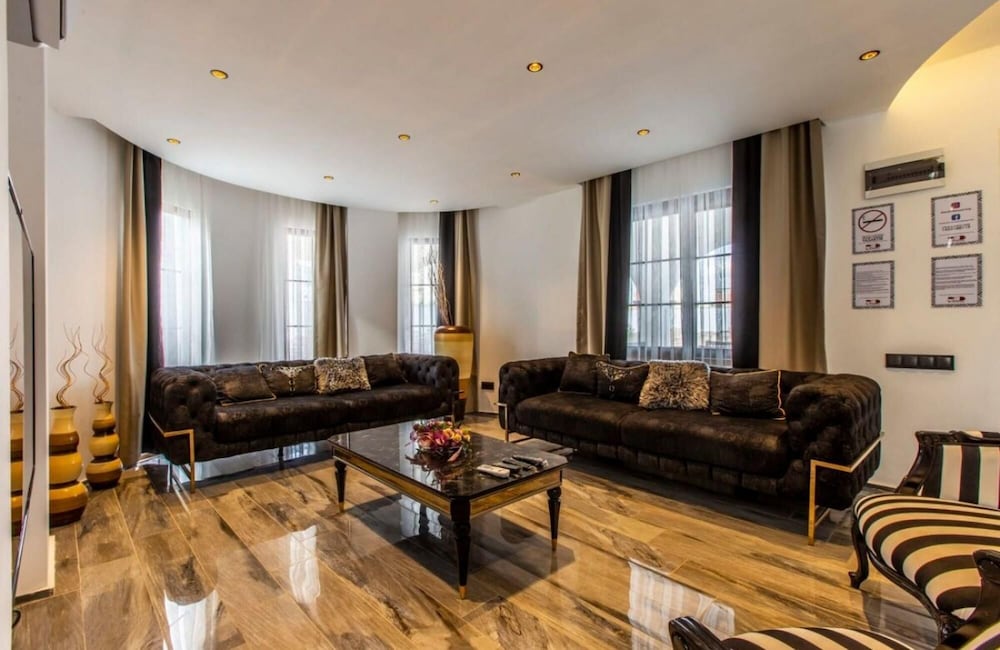 Luxurious Villa With Private Pool in Antalya