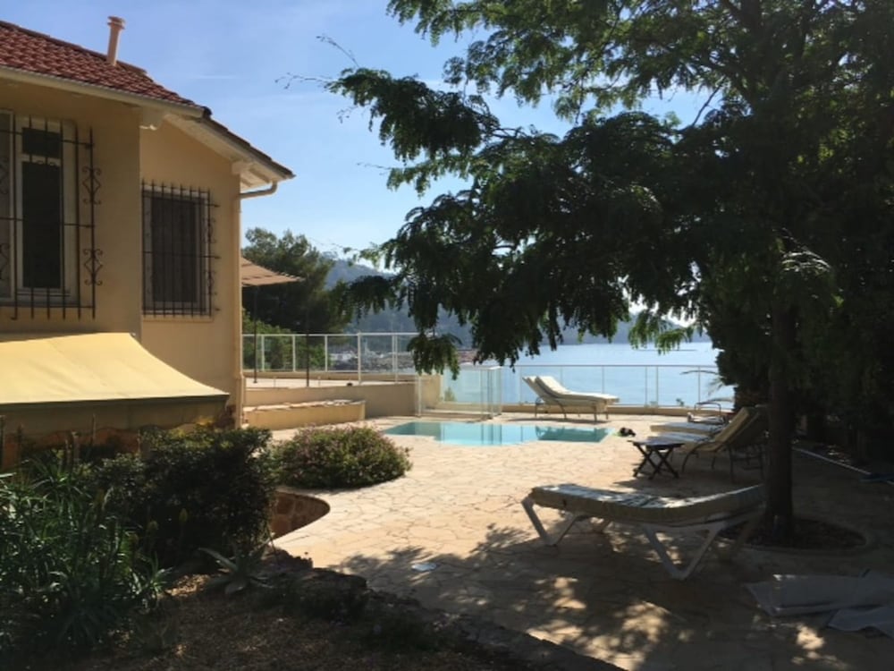 Private Beach Villa sea View - Th Oule sur mer