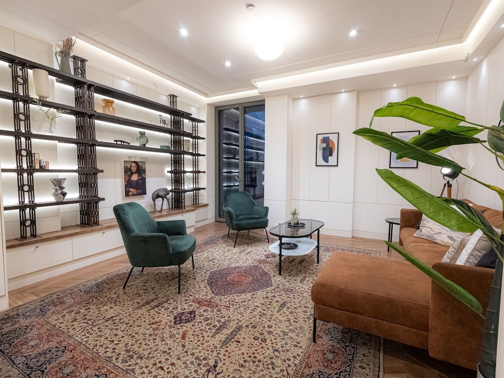 Discover The Underworld Five Bedroom by Belvilla