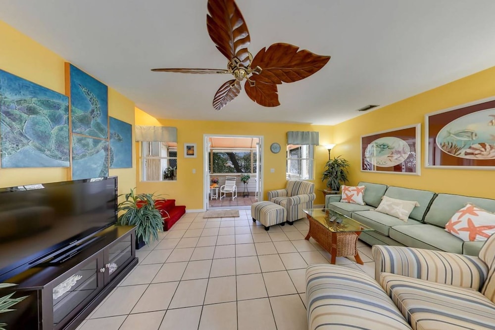 Duval Sea Turtle by Avantstay Great Location Close to Shops Shared Pool