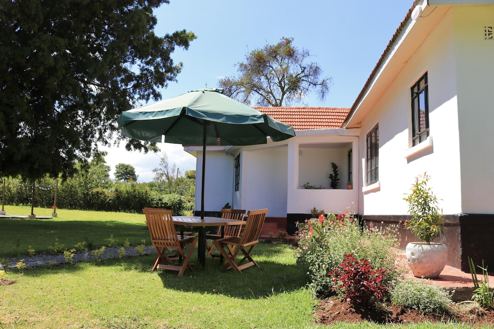 Farmhouse Retreat on 85-acre tea Estate - 2331