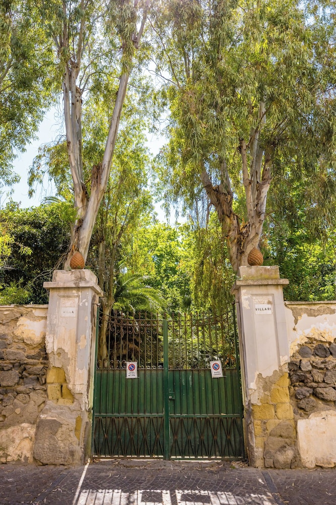 Villa Villari Terrace and Patio by Napoliapartments