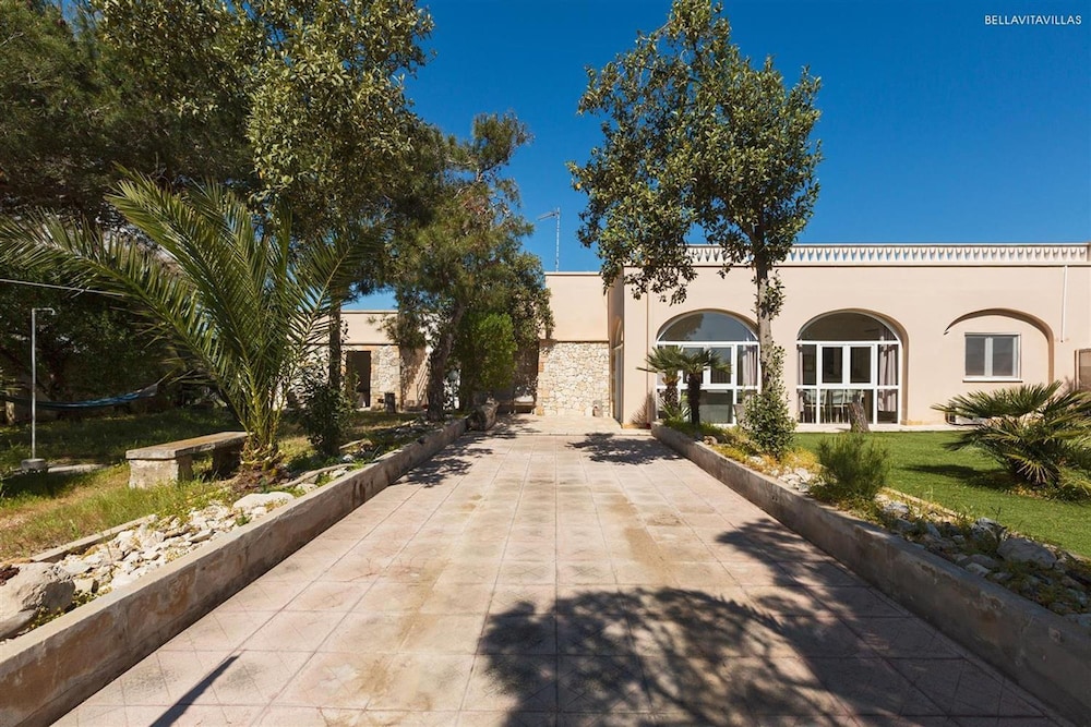 2317 Villa Rose by Barbarhouse photo 3