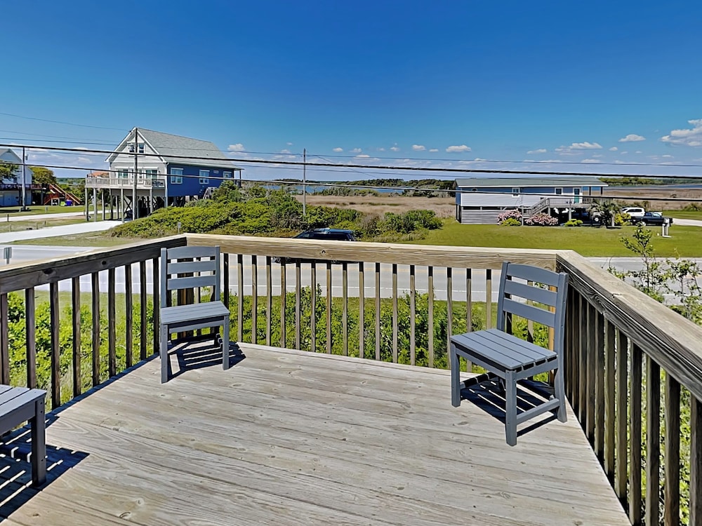 Bella Beach House by Topsail Realty