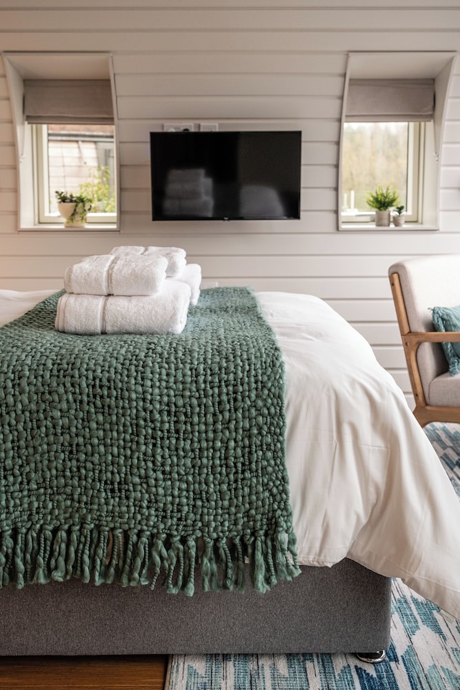 Stunning EcoRetreat Pods in Old Chalford