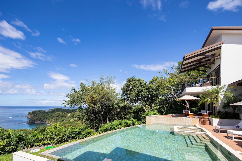 Villa Belvedere Pacific Sunsets 2 Private Pools