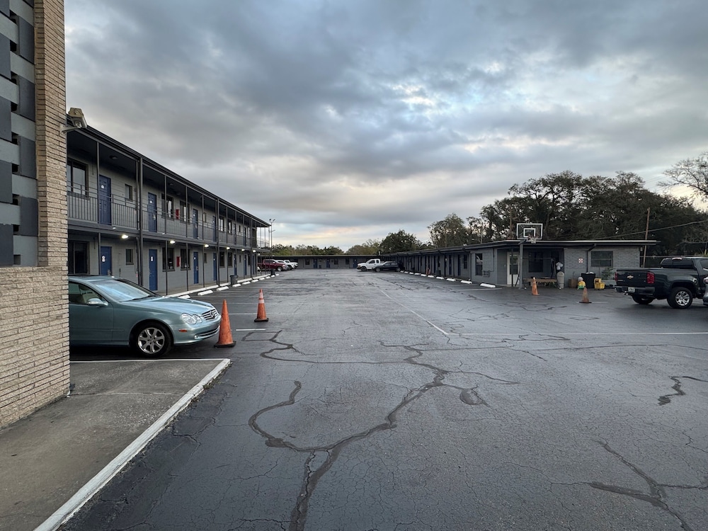 Budget Motel