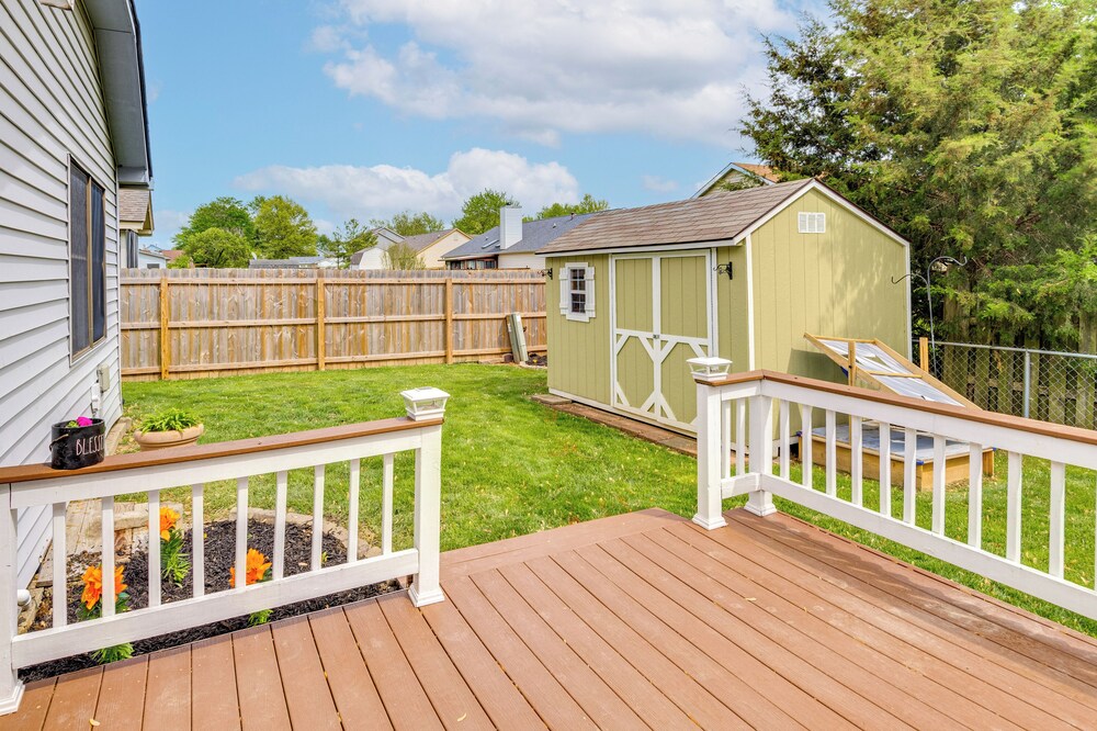 14 Mi to Dtwn Indy: Family Gem w/ Yard