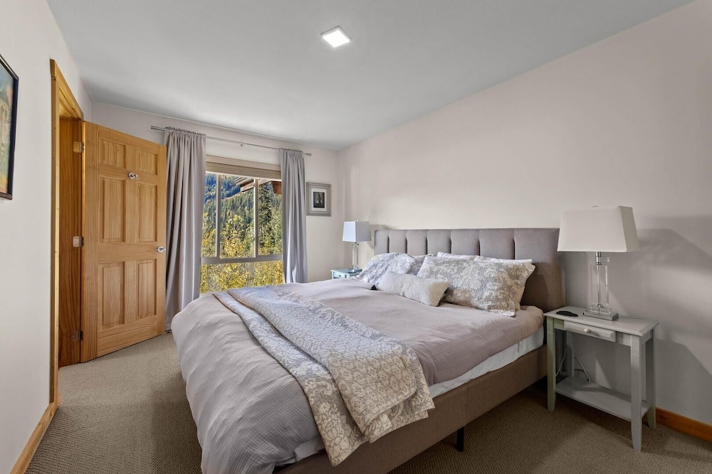 West Pine Lodge 3 Bedroom Home