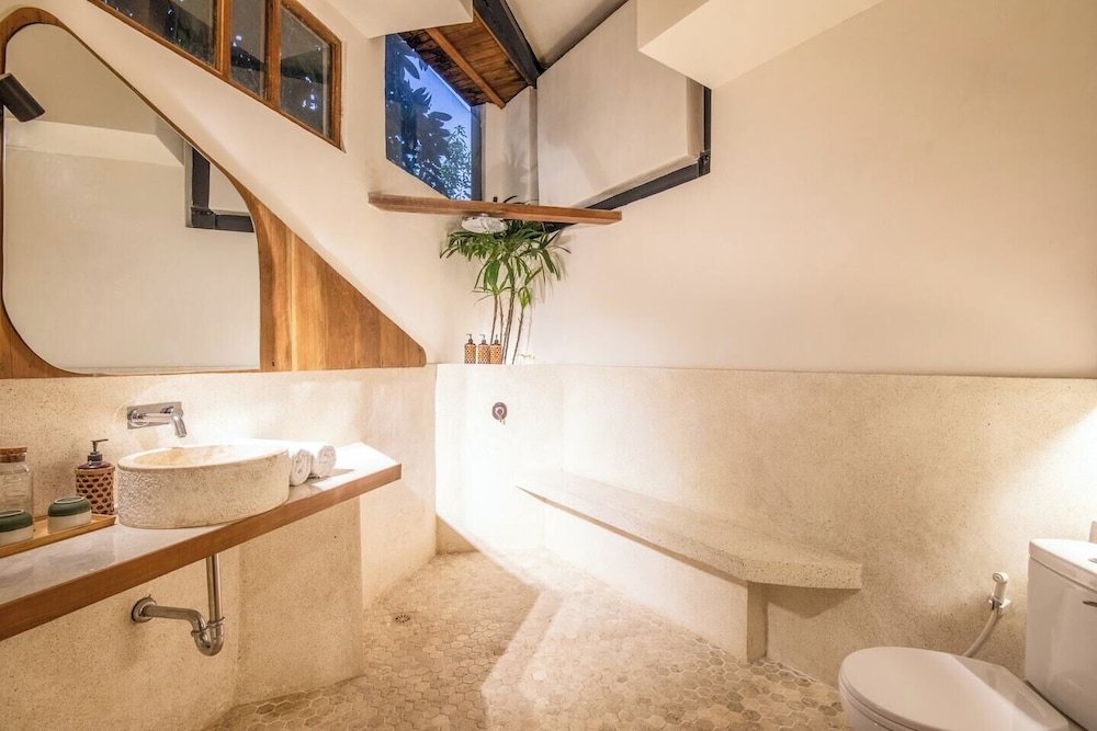 Stylish 2-br Villa With Pool, 800m Canggu Beach