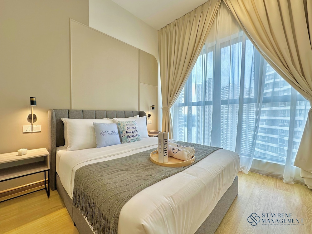 Country Garden Danga Bay Sea View Homestay by Stayrene