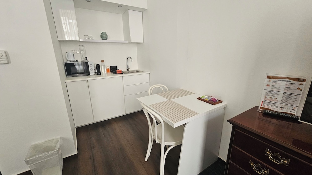 OPERA16 Guestrooms