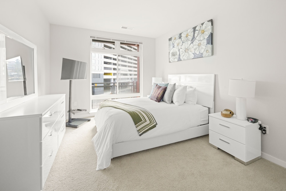 Global Luxury Suites at Reston - Property Image 22