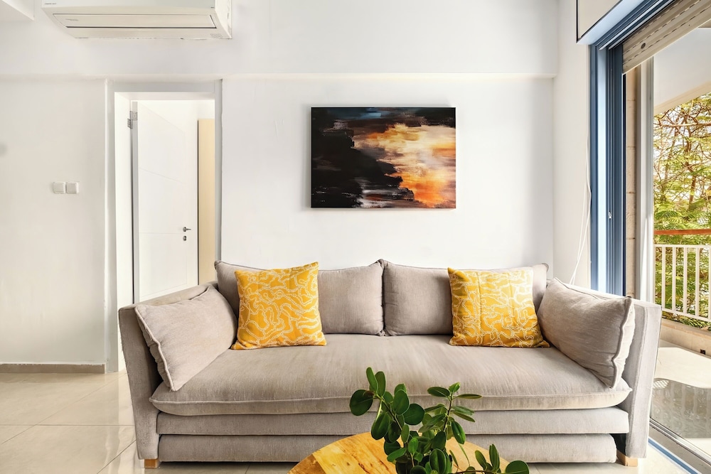 Royal Park Apt Resort by Sea N Rent
