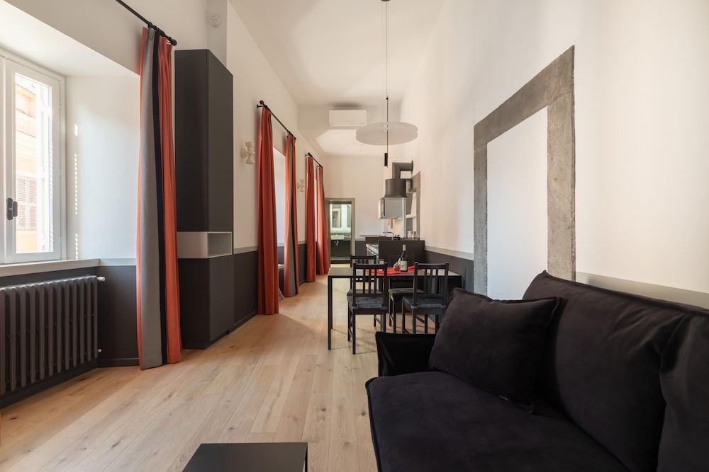 Stunning Rose Trastevere Apartment
