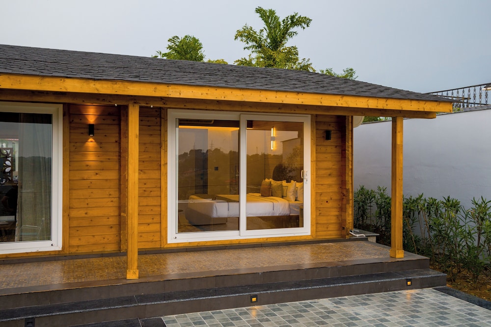 Elivaas Esh Cottage Willow | Hillside 1-room With Lush Garden, Common Pool Location